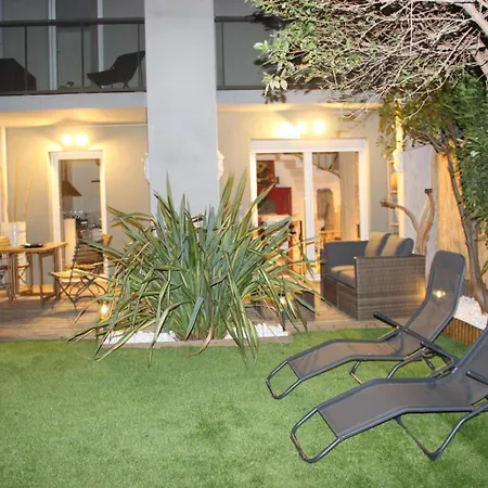 Duplex Avec Jardin A St Denis - Stade De France Apartment